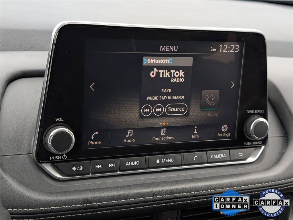 Used 2024 Nissan Rogue SV image 14