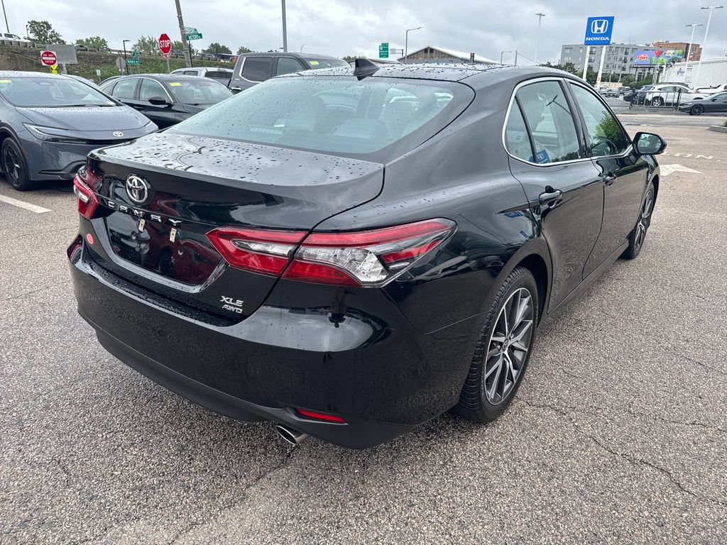 Used 2022 Toyota Camry XLE AWD/4WD image 7