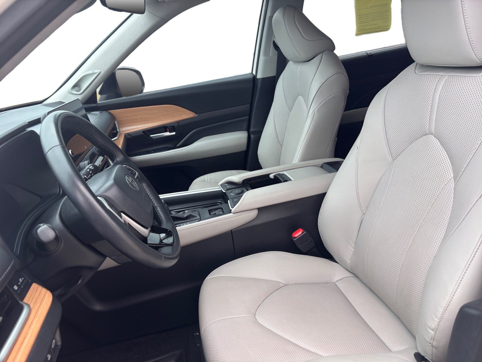 Used 2024 Toyota Grand Highlander AWD Hybrid image 10