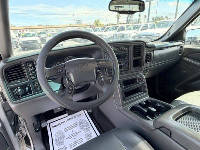 Used 2006 GMC Sierra 1500 SLT w/ Onstar Plus Package AWD/4WD image 11