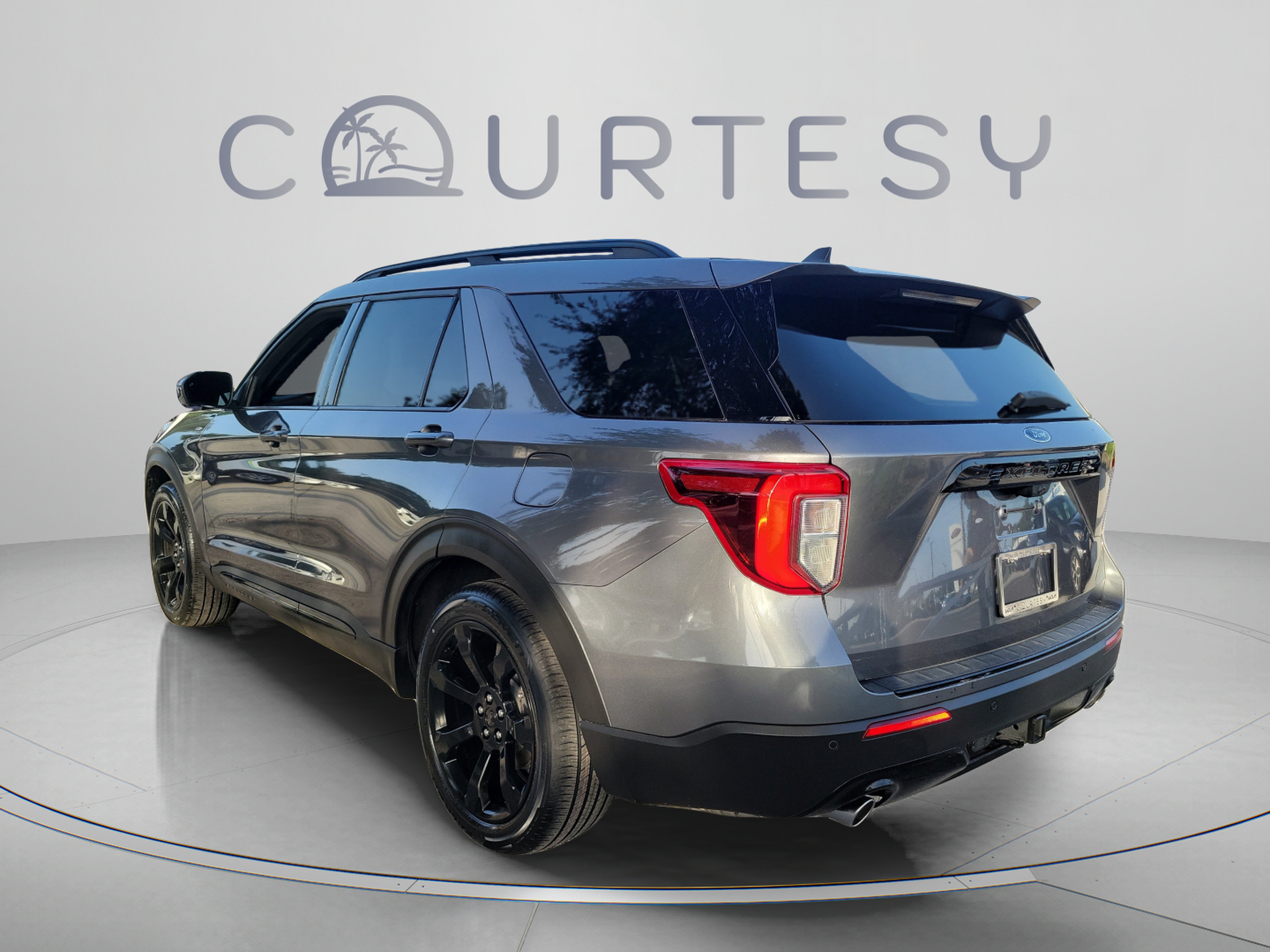 Used 2023 Ford Explorer ST-Line w/ Class IV Trailer Tow Package RWD image 2