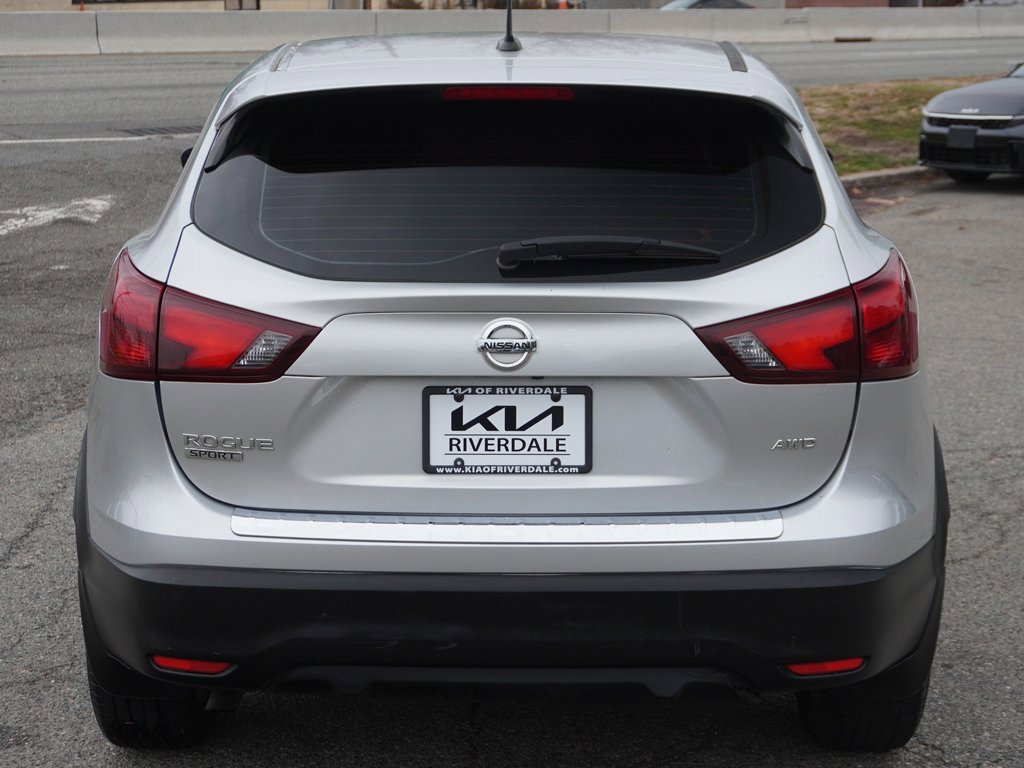 Used 2019 Nissan Rogue Sport S w/ Appearance Package image 9