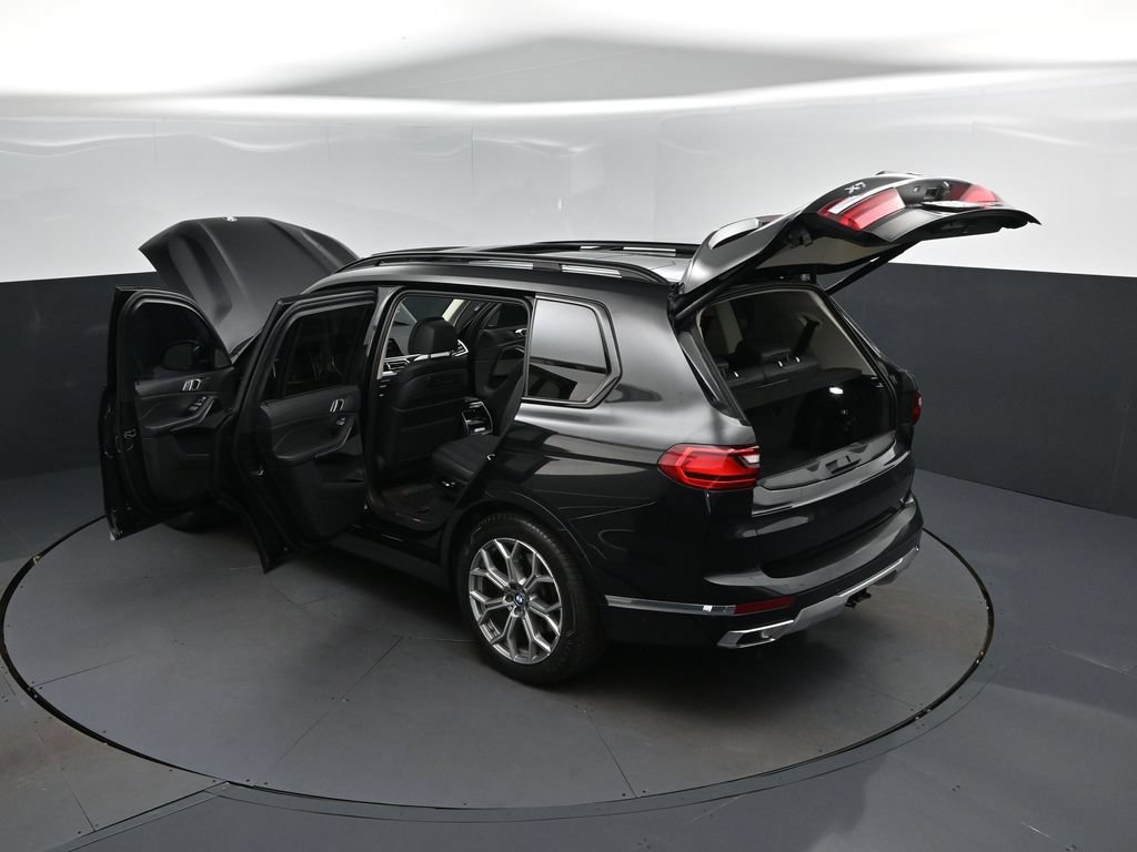 Used 2021 BMW X7 xDrive40i w/ Premium Package AWD/4WD image 2