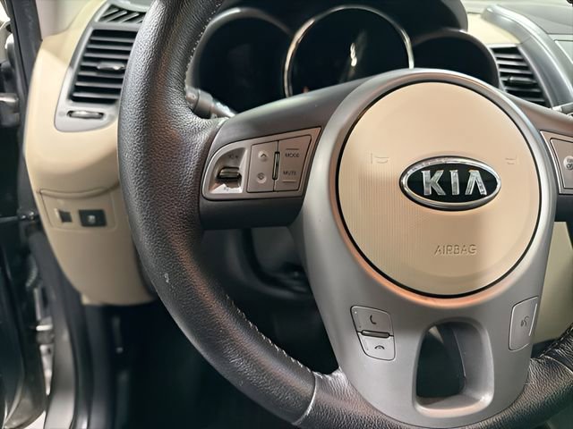 Used 2010 Kia Soul ! FWD image 16