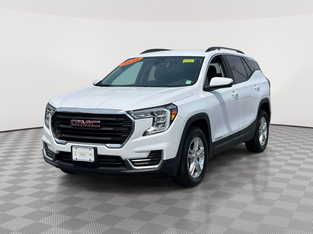 Used 2023 GMC Terrain SLE w/ Driver Convenience Package AWD/4WD image 3