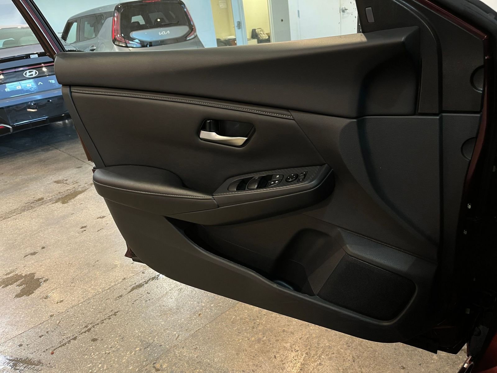 Used 2025 Nissan Sentra SV image 18