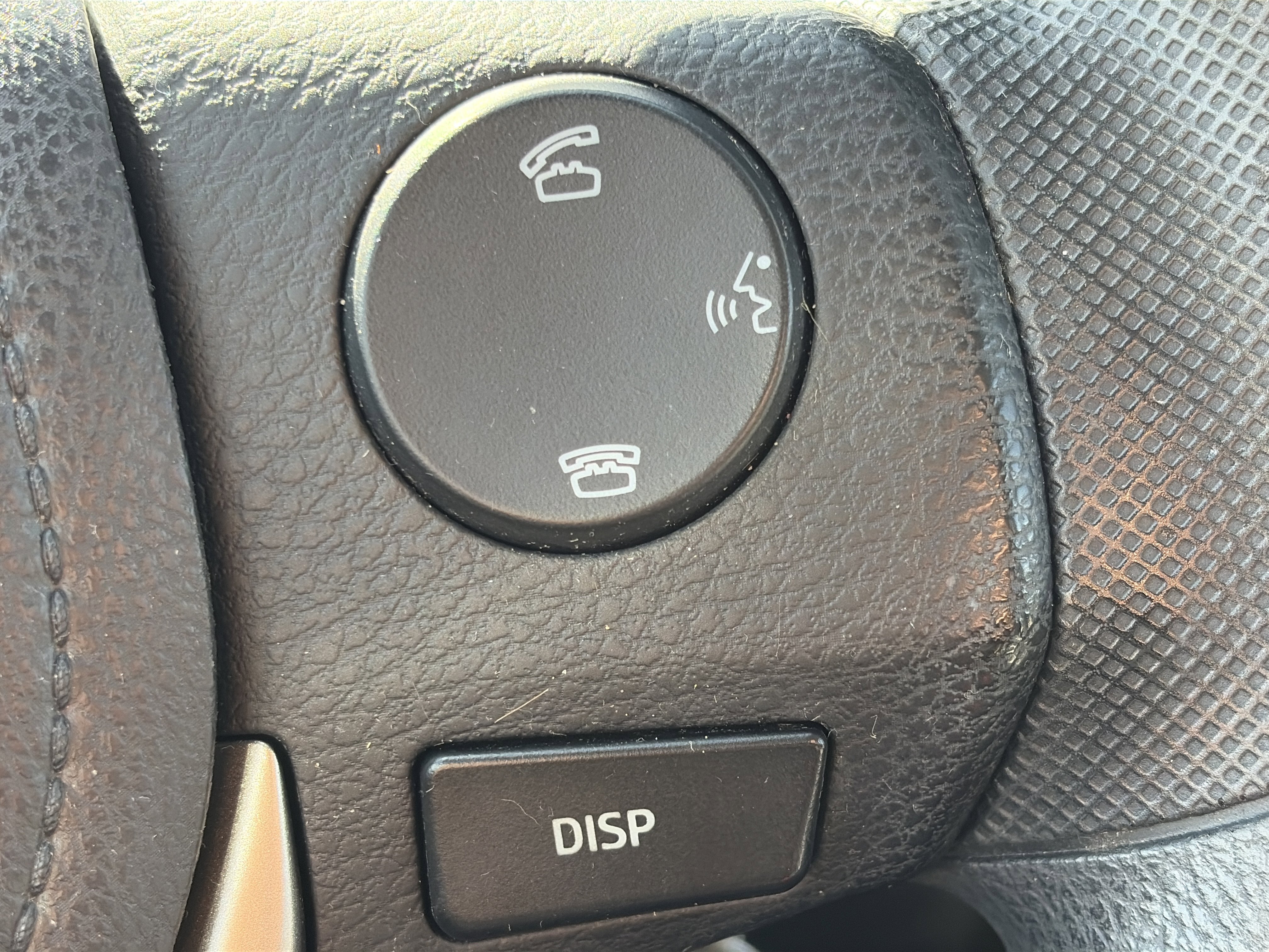 Used 2015 Toyota RAV4 XLE AWD/4WD image 18