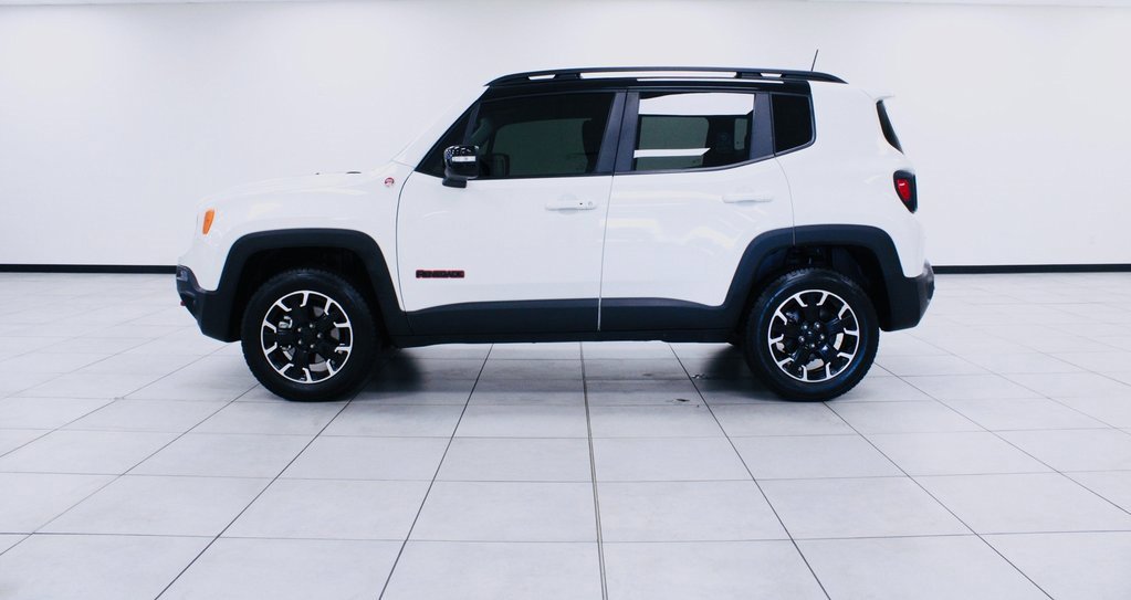 Used 2023 Jeep Renegade Trailhawk image 2