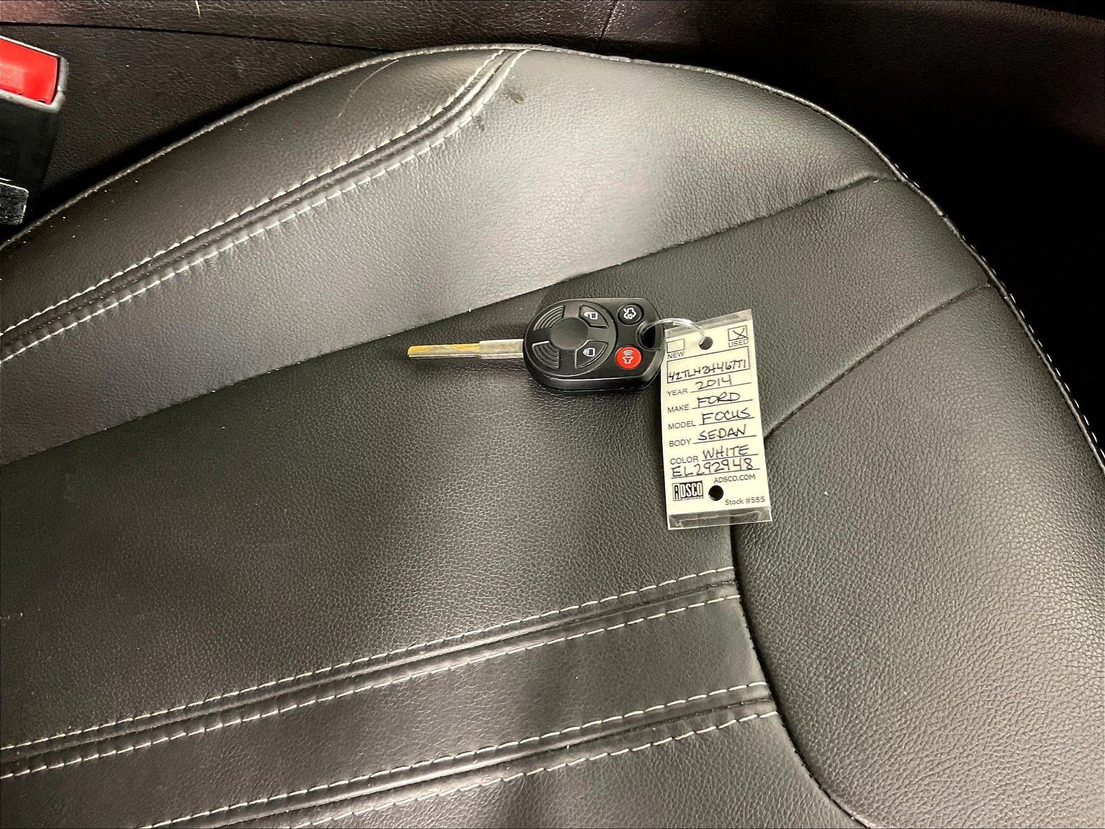 Used 2014 Ford Focus SE w/ Equipment Group 201A FWD image 32