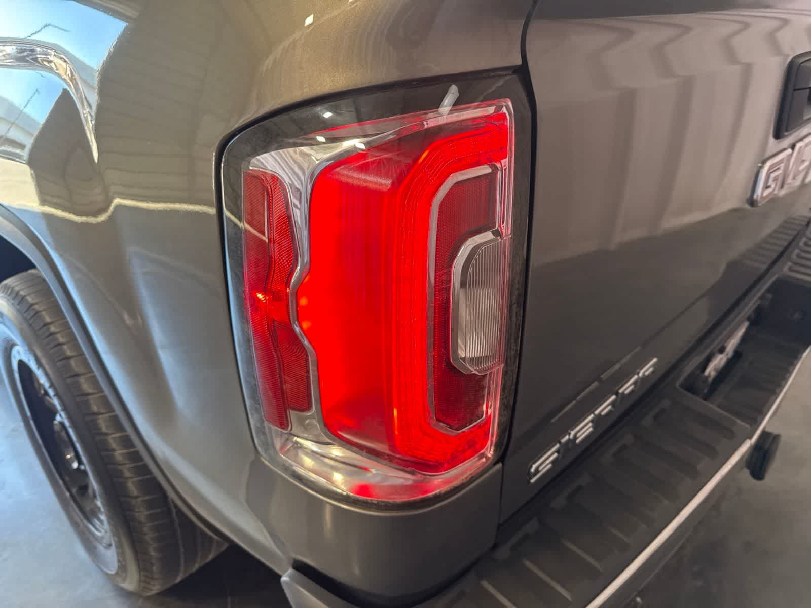 Used 2017 GMC Sierra 1500 SLT w/ SLT Premium Package AWD/4WD image 13