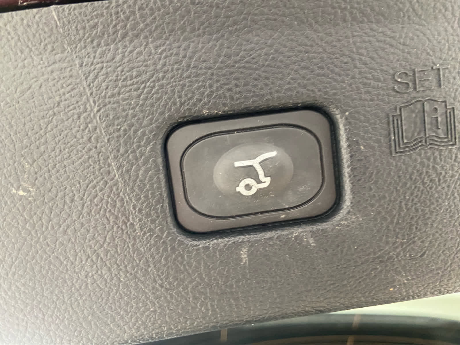 Used 2022 Ford Edge SEL w/ Convenience Package image 12