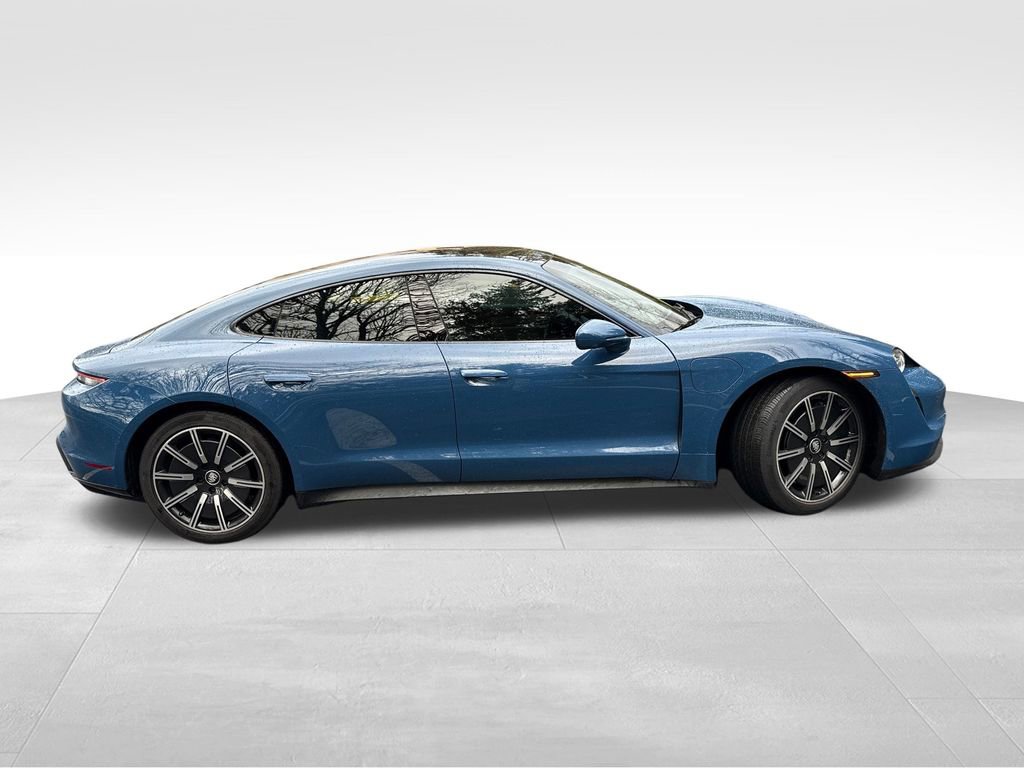 Used 2022 Porsche Taycan 4S image 9