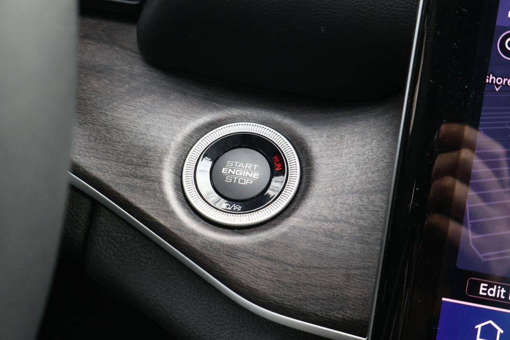 Used 2024 Jeep Grand Cherokee Limited image 26