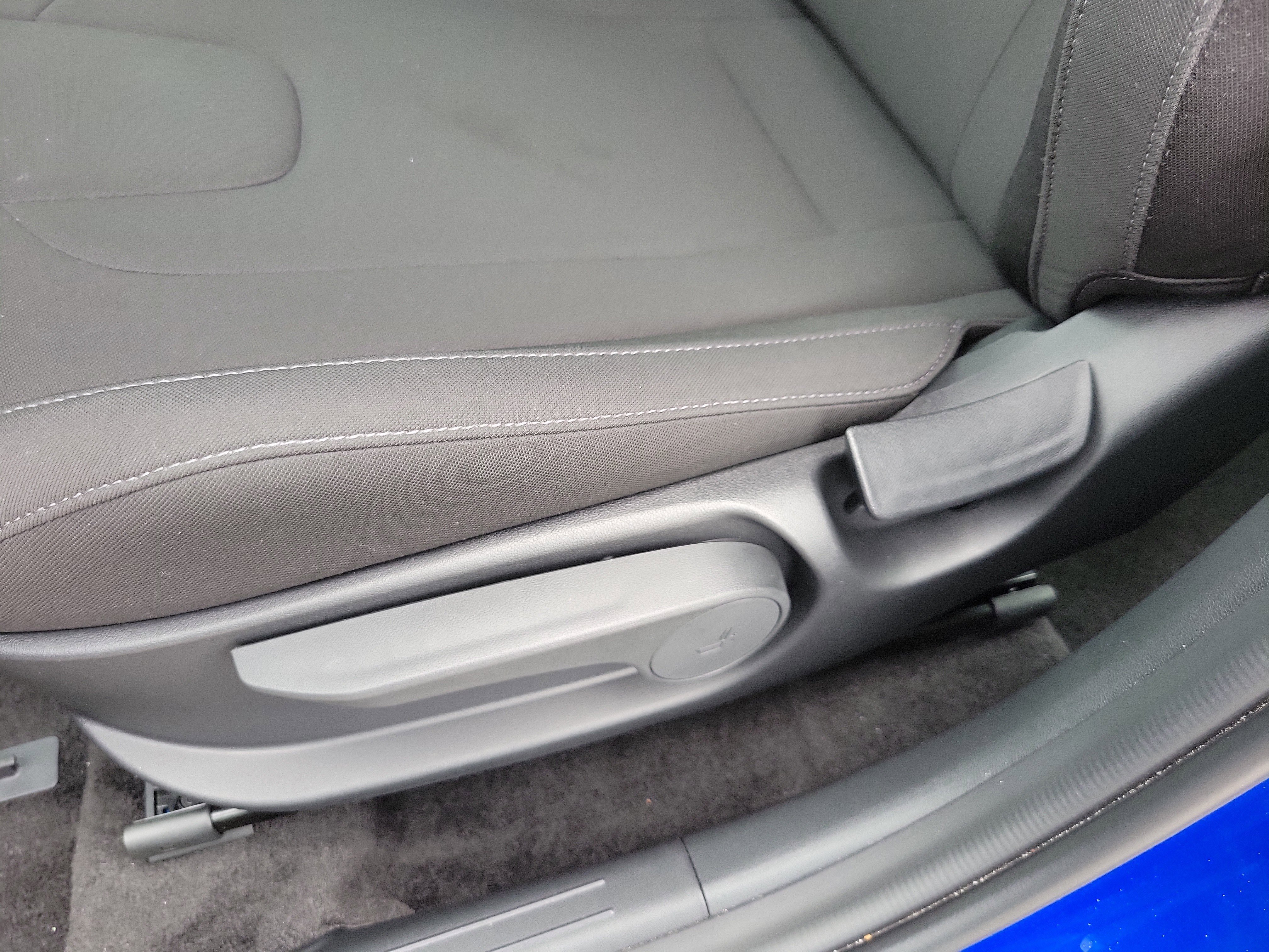 Used 2025 Hyundai Elantra Sport FWD image 11
