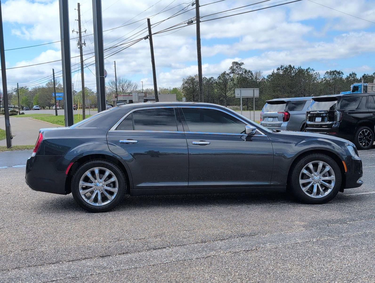 Used 2019 Chrysler 300 Limited image 7