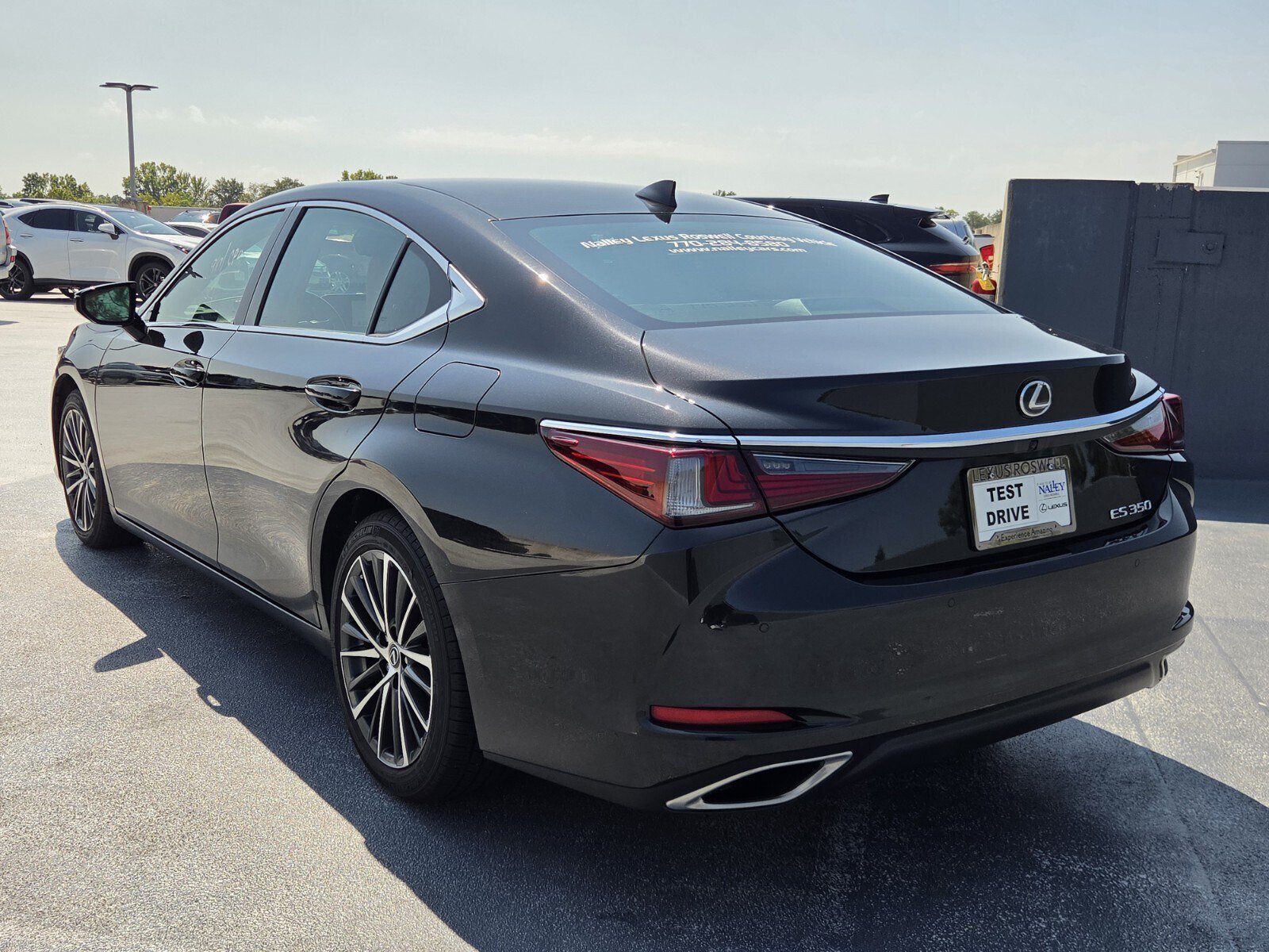 Used 2025 Lexus ES 350 w/ Premium Package FWD image 3