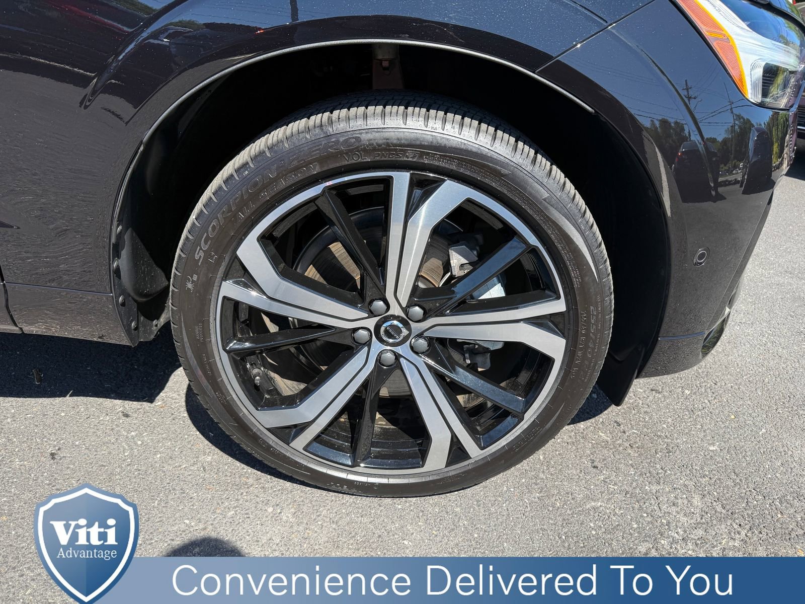 Certified 2024 Volvo XC60 T8 Ultimate w/ Protection Package Premier image 15