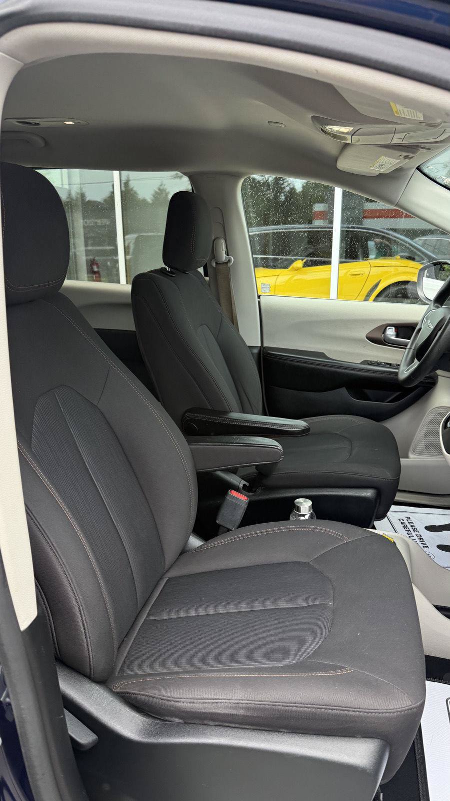 Used 2017 Chrysler Pacifica LX FWD image 11