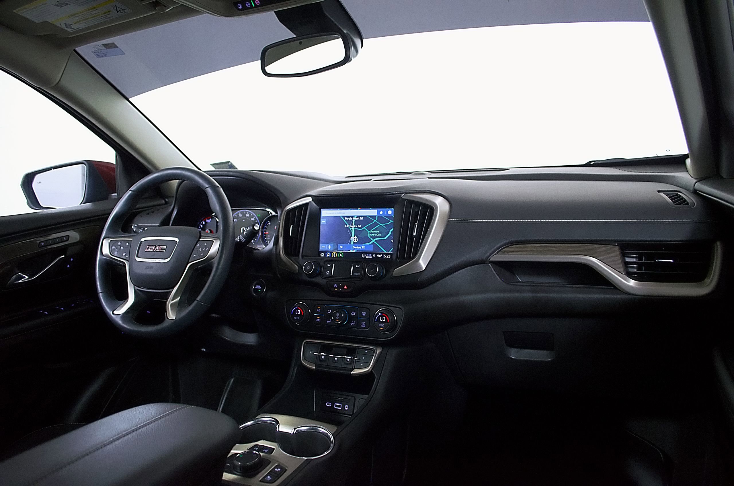 Used 2024 GMC Terrain Denali w/ Denali Premium Package AWD/4WD image 25