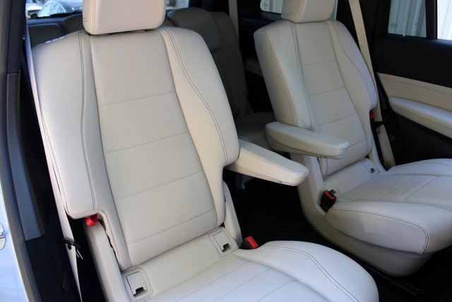 Used 2025 Mercedes-Benz GLS 450 4MATIC w/ AMG Line Exterior image 17