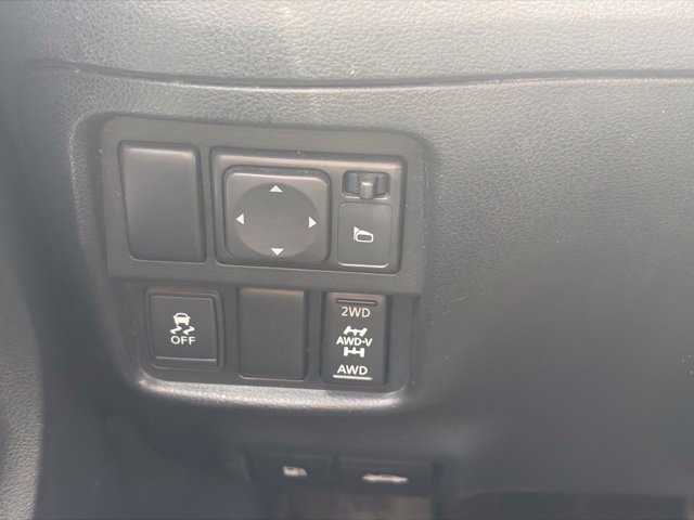 Used 2013 Nissan Juke SL AWD/4WD image 27