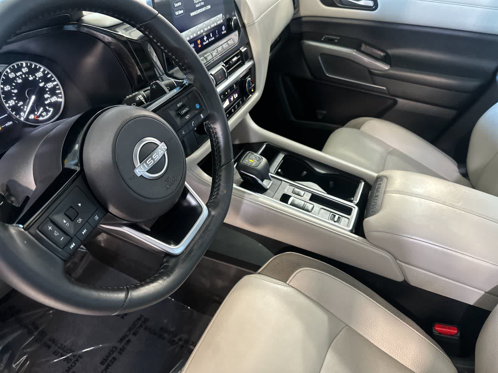 Used 2022 Nissan Pathfinder SL w/ SL Premium Package FWD image 12