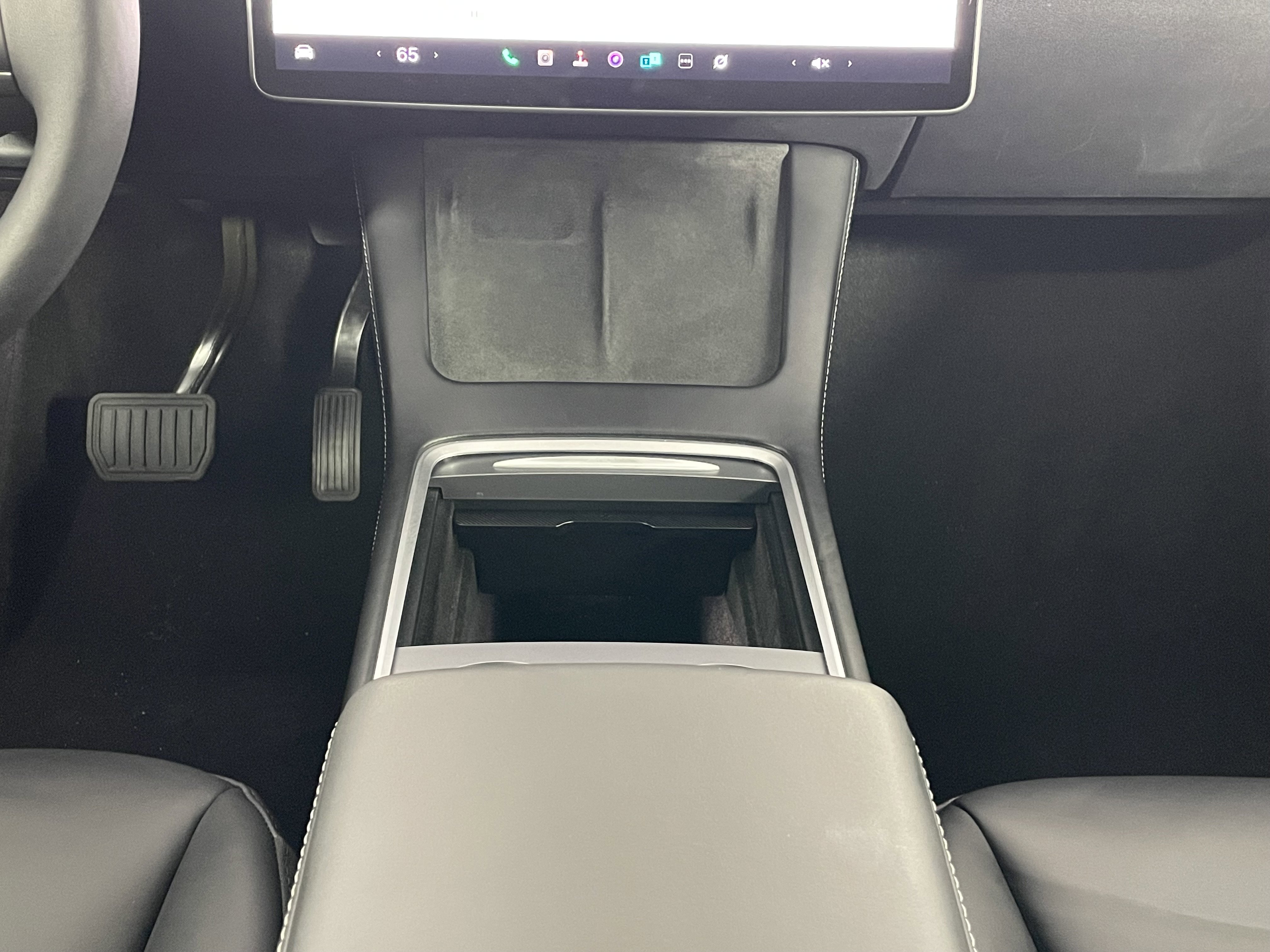 Used 2024 Tesla Model Y 2WD image 18