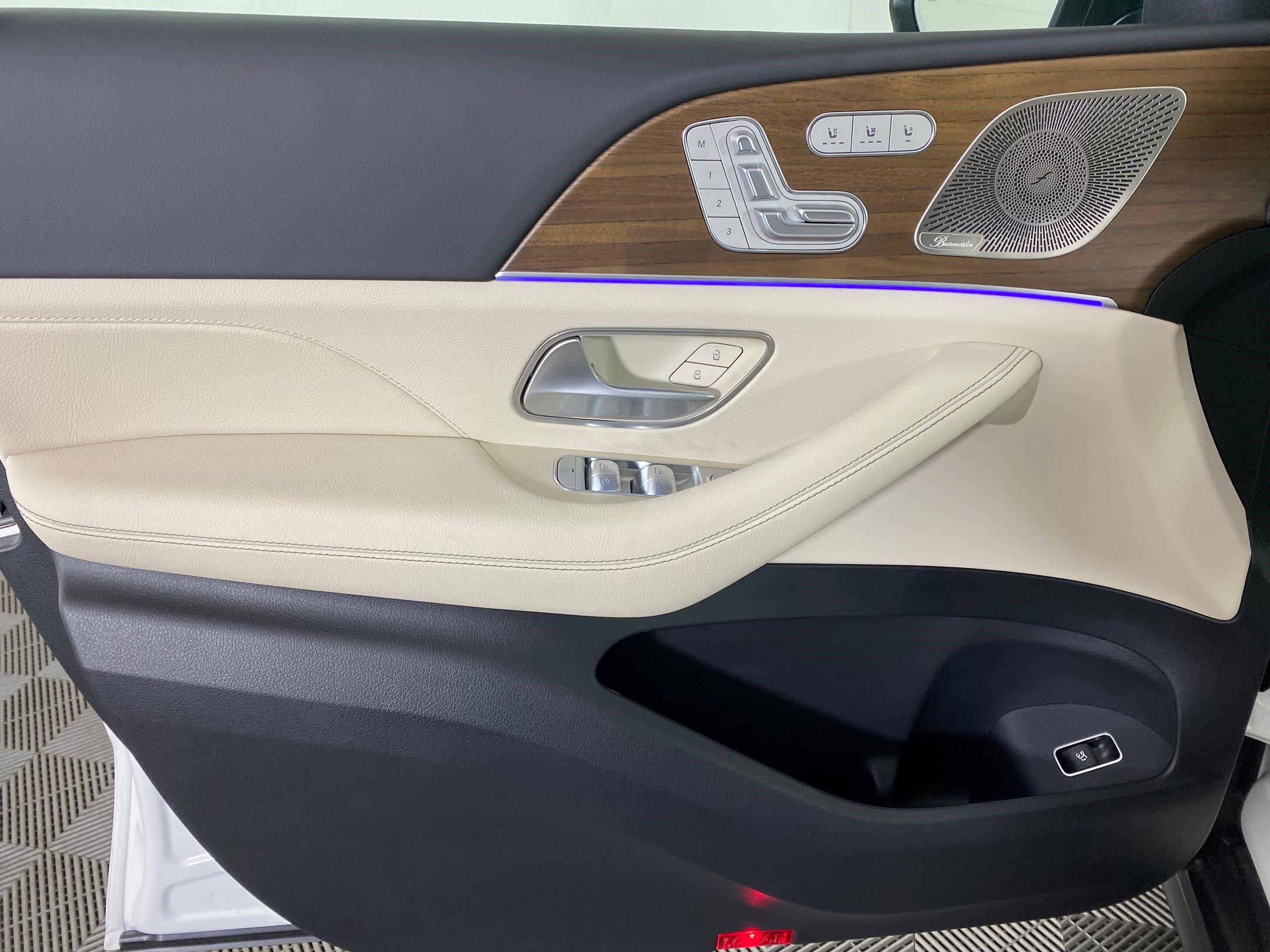 New 2025 Mercedes-Benz GLS 450 4MATIC image 11