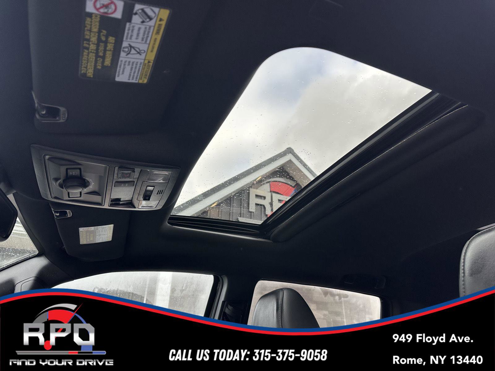 Used 2021 Toyota Tacoma TRD Off-Road w/ TRD Premium Off Road Package AWD/4WD image 16