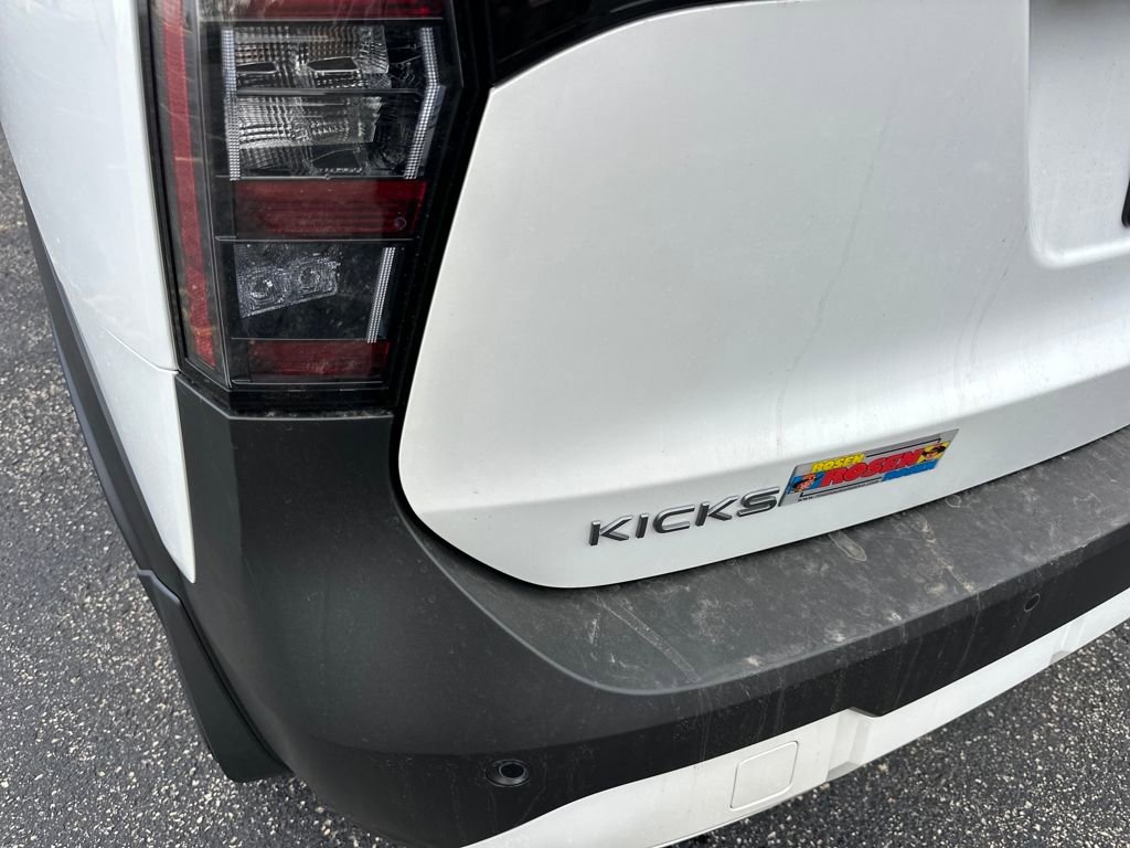New 2026 Nissan Kicks SR w/ Illumination Package AWD/4WD image 33