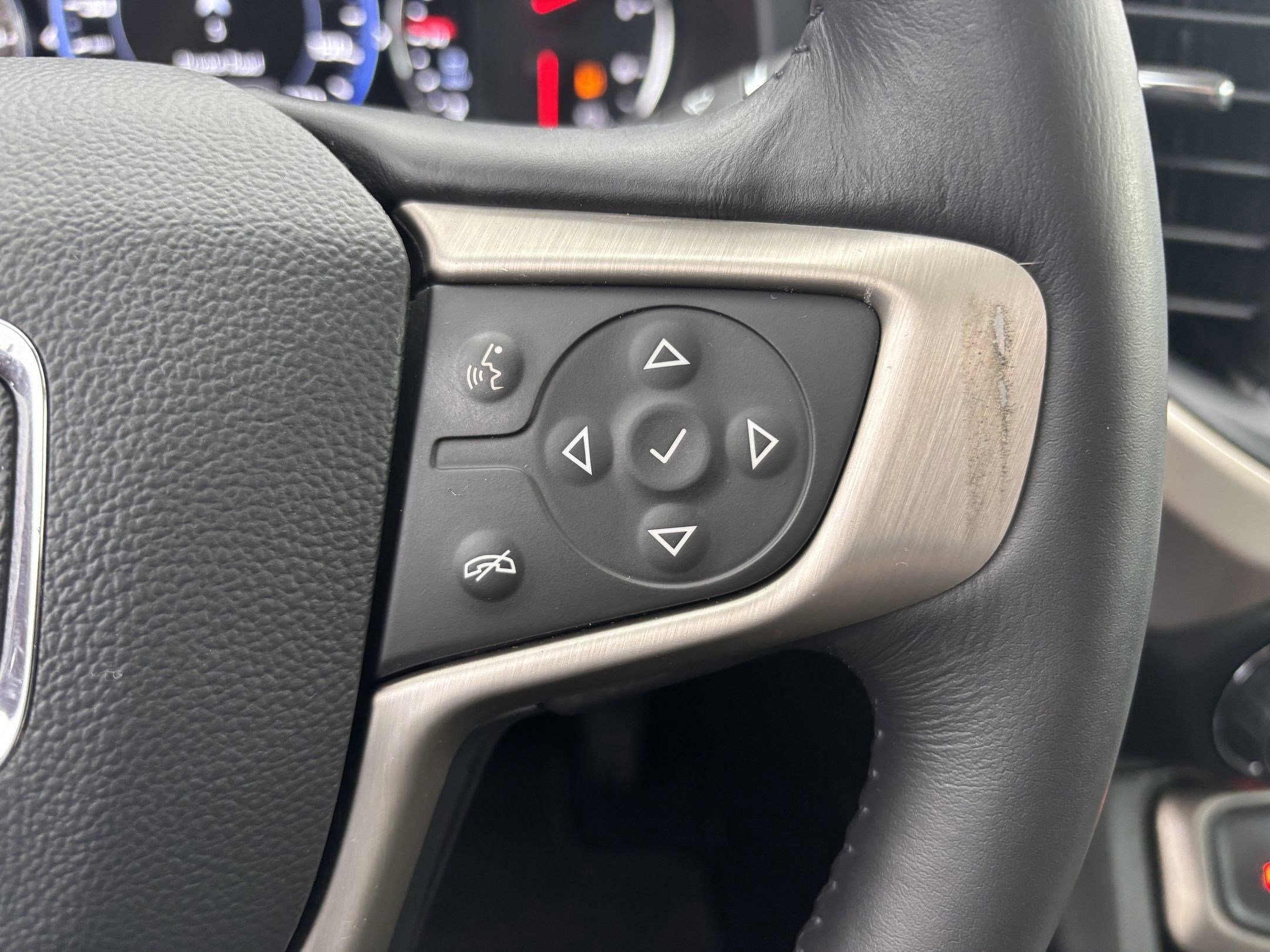 Used 2022 GMC Acadia Denali image 27