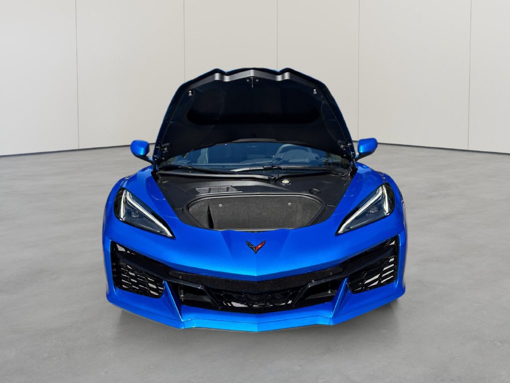Used 2025 Chevrolet Corvette Z06 RWD image 18
