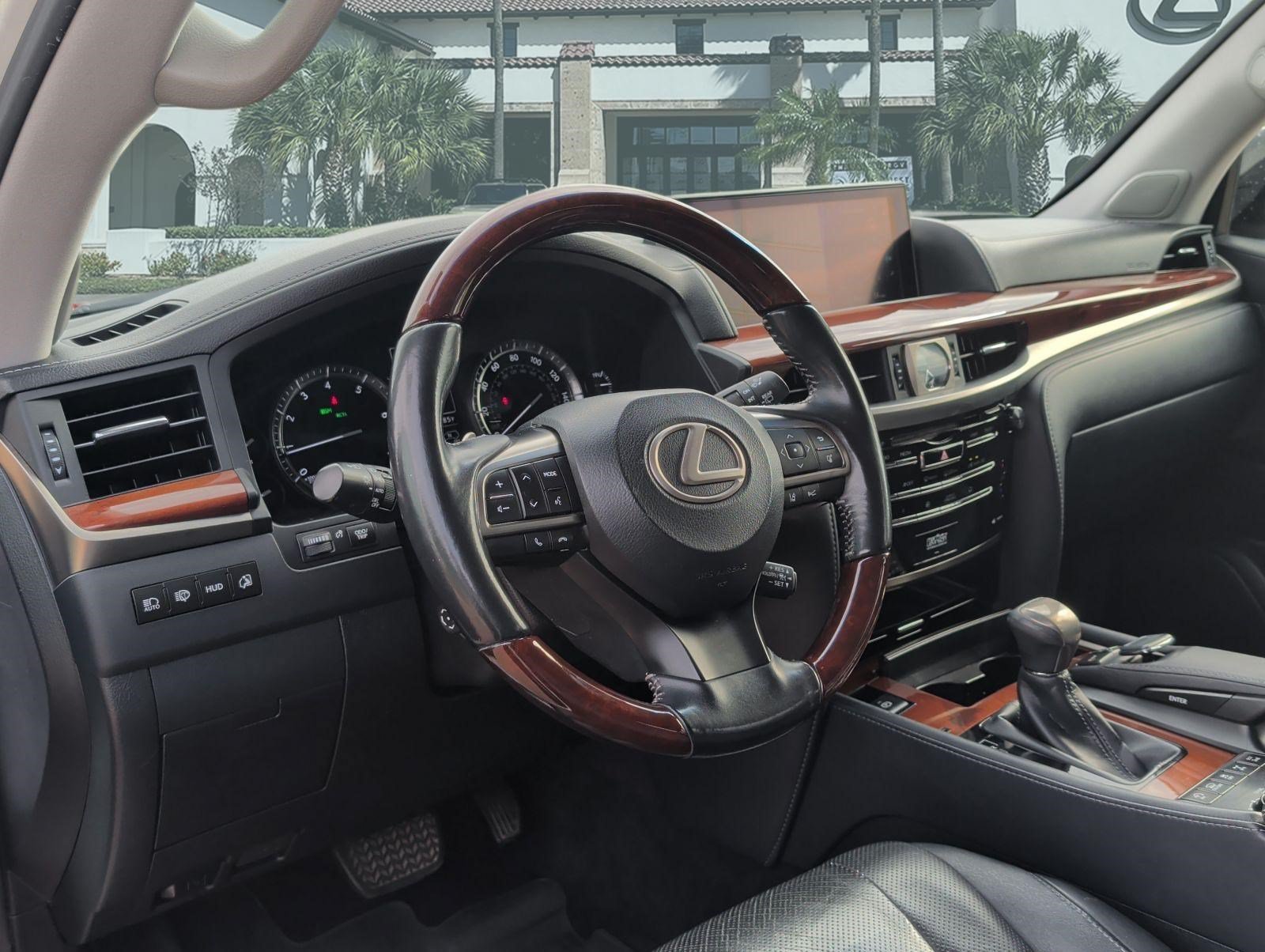 Used 2019 Lexus LX 570 4WD w/ Luxury Package image 12