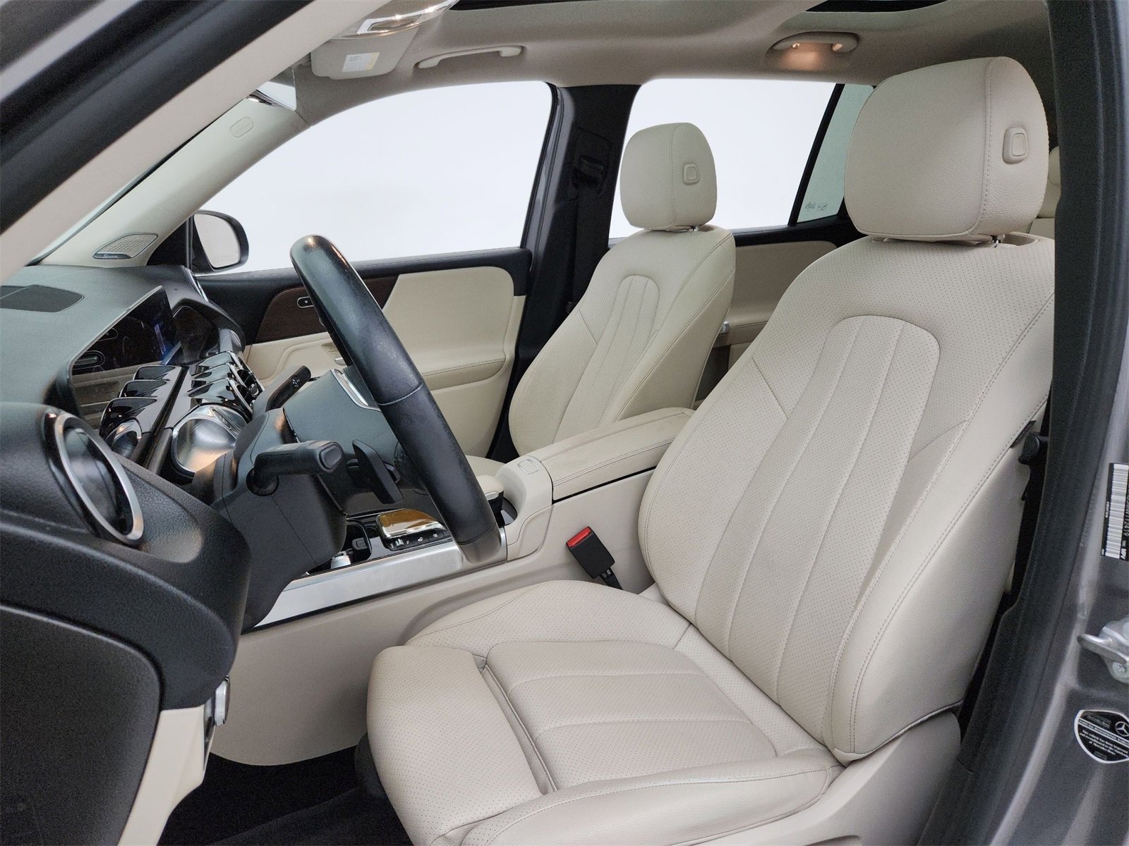 Used 2021 Mercedes-Benz GLB 250 4MATIC image 17