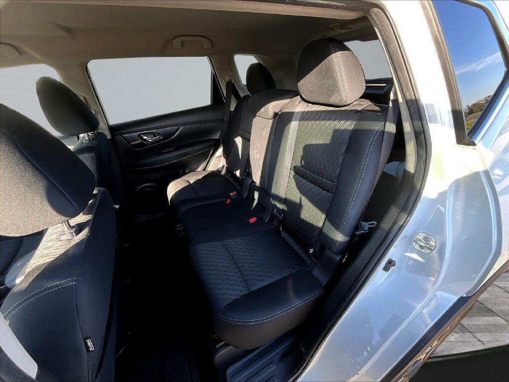 Used 2020 Nissan Rogue SV AWD/4WD image 24