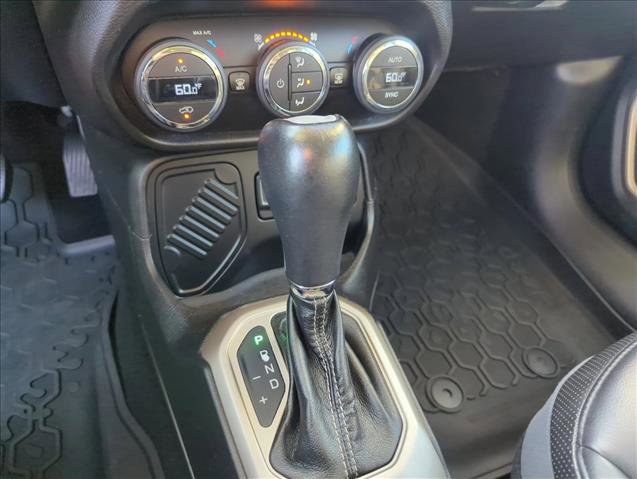 Used 2016 Jeep Renegade Limited image 10