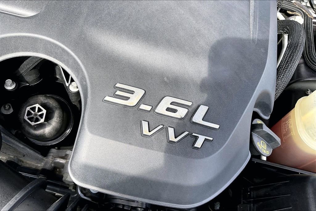 Used 2023 Dodge Challenger SXT image 30