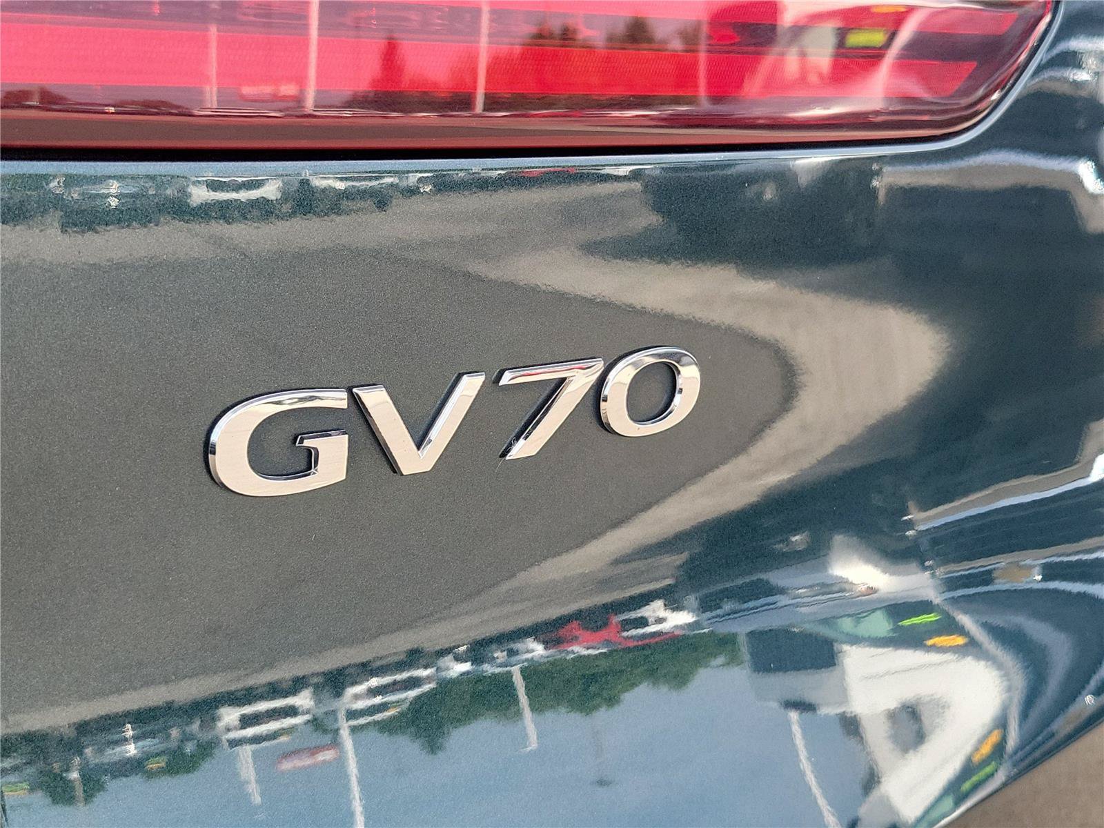 Used 2023 Genesis GV70 2.5T w/ Sport Prestige Package AWD/4WD image 6