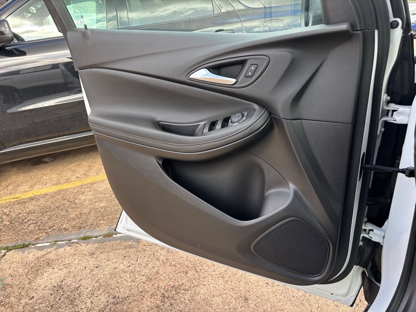 Used 2025 Buick Encore GX Preferred FWD image 18