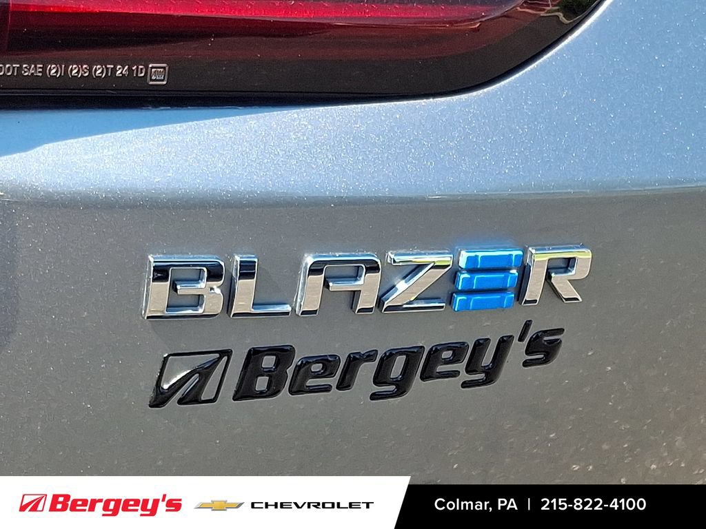 Used 2024 Chevrolet Blazer EV LT AWD/4WD image 31