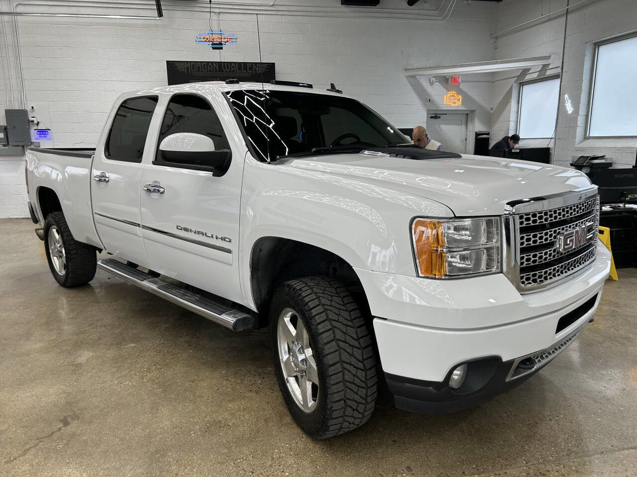 Used 2014 GMC Sierra 2500 Denali w/ Suspension Package, Off-Road image 8