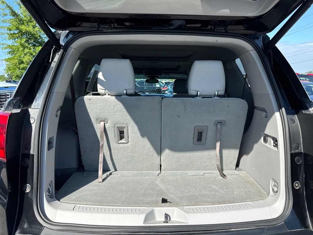 Used 2018 GMC Acadia SLT w/ LPO, Floor Liner Package FWD image 29