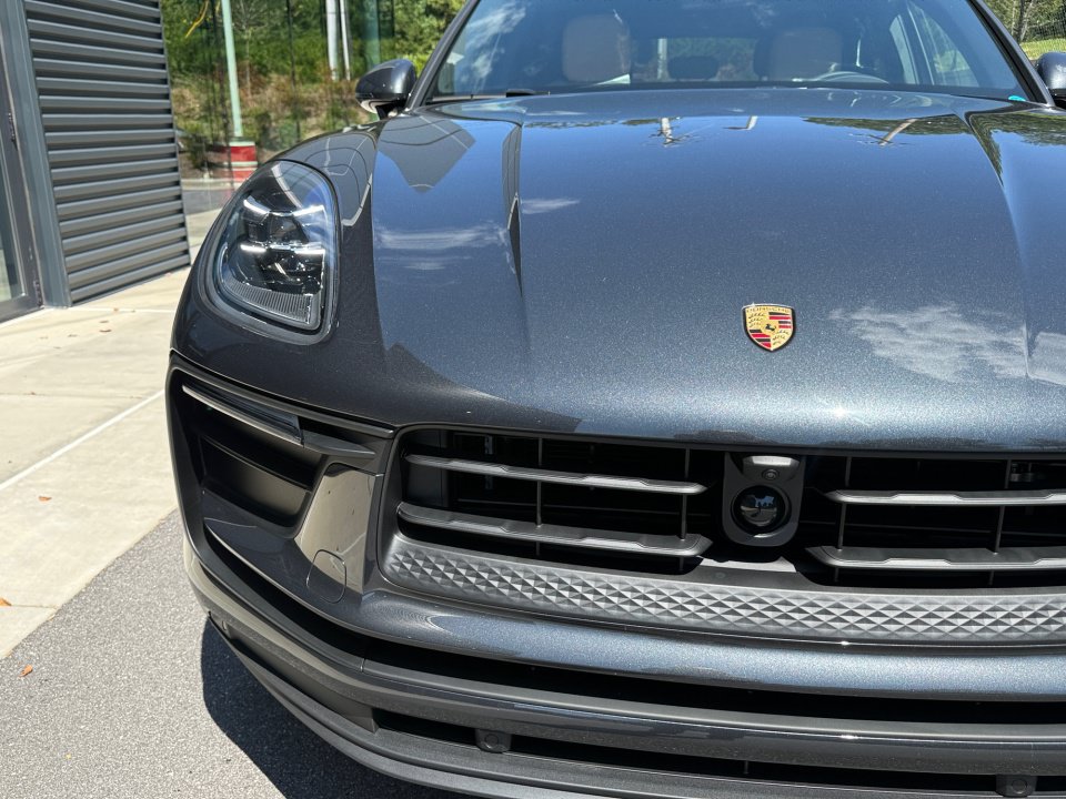 New 2026 Porsche Macan Turbo AWD/4WD image 13