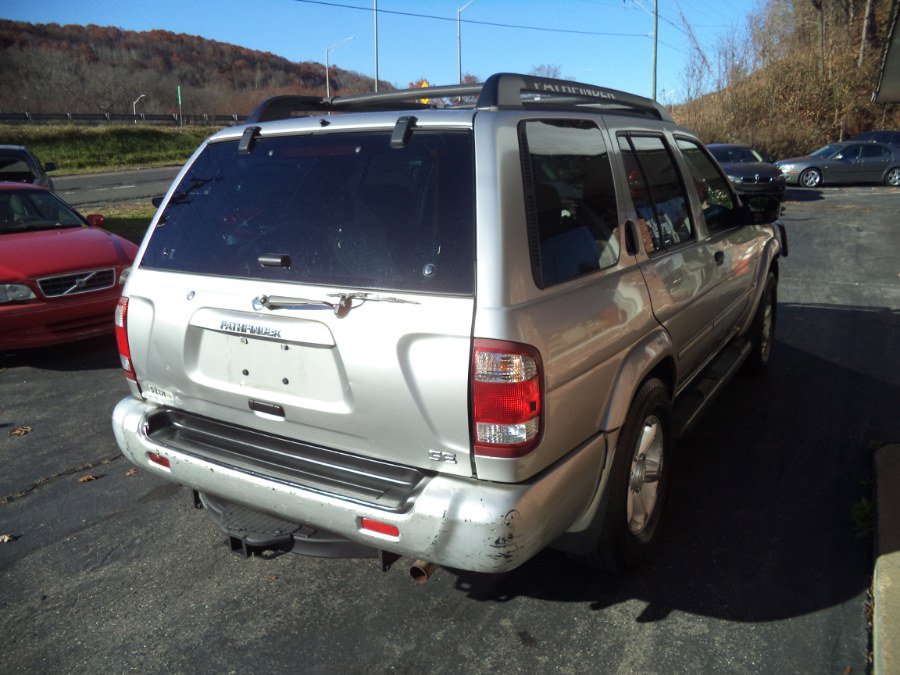 Used 2004 Nissan Pathfinder SE w/ (SRF) SE Sunroof Pkg image 4