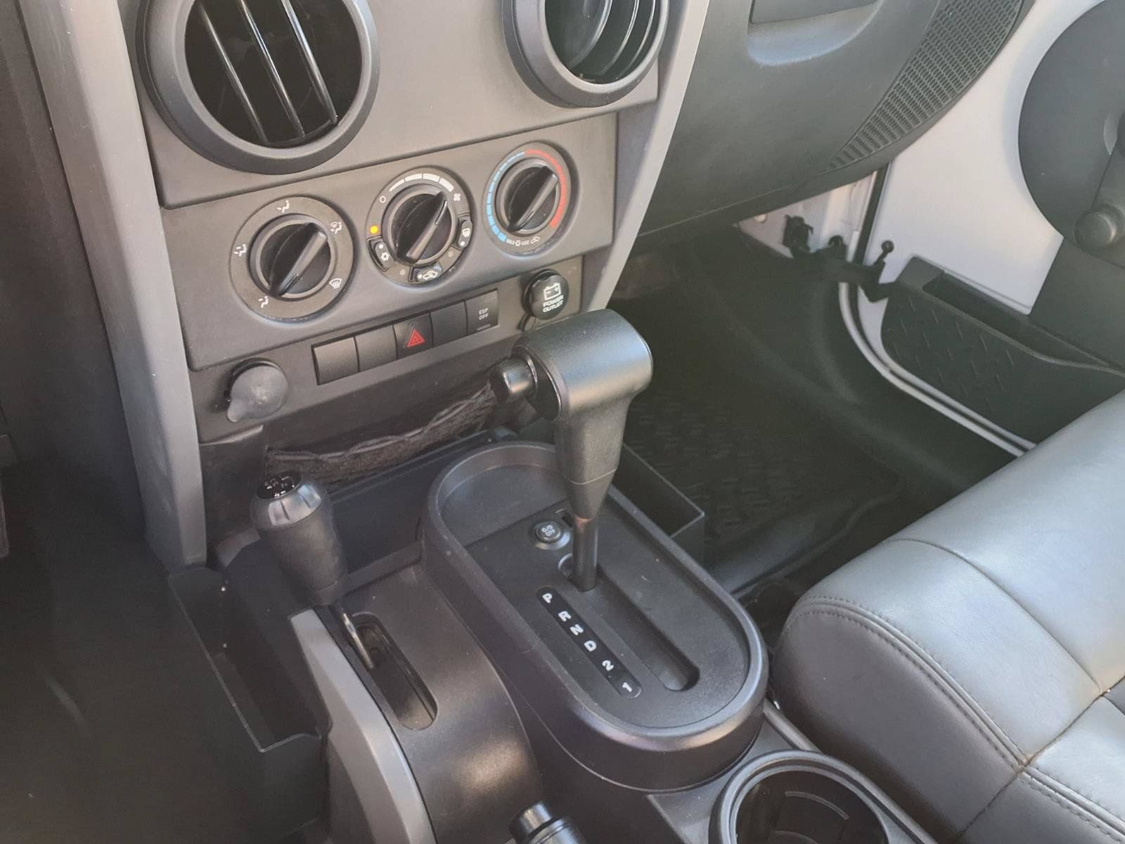 Used 2009 Jeep Wrangler X AWD/4WD image 25