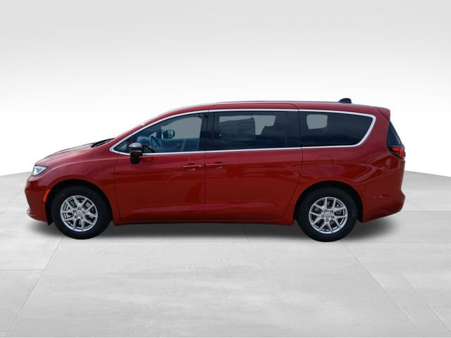 New 2026 Chrysler Pacifica Select image 5