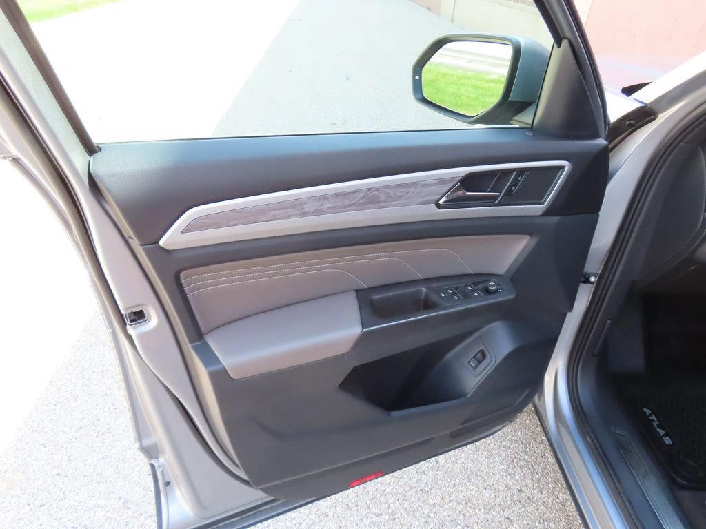 Used 2023 Volkswagen Atlas Cross Sport SE w/ Panoramic Sunroof Package AWD/4WD image 24