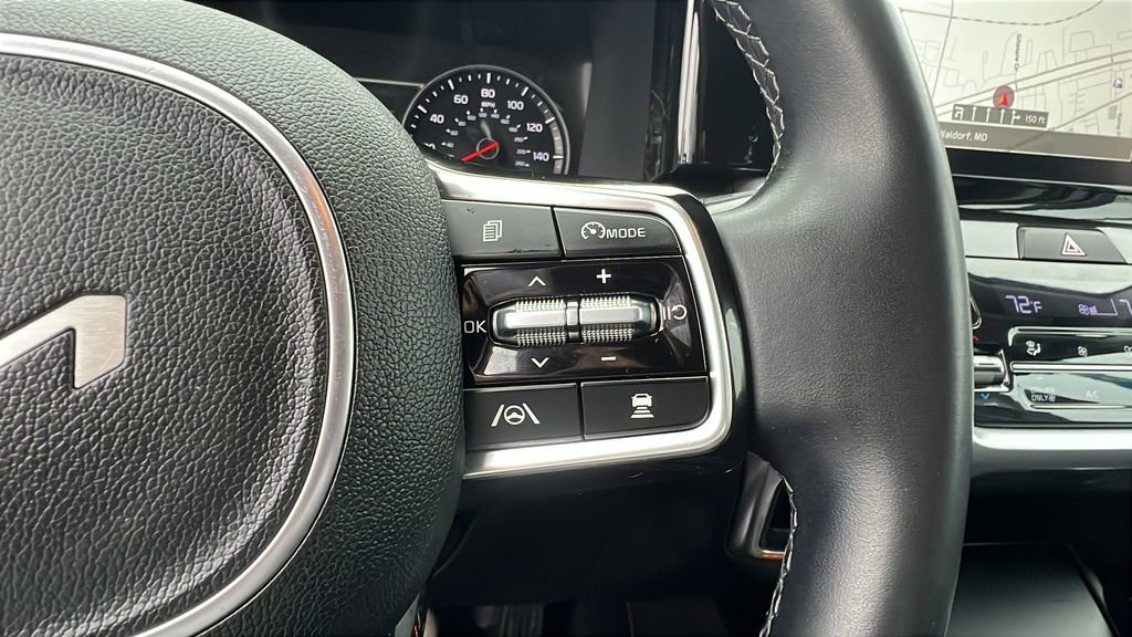 Used 2023 Kia Sorento EX image 25