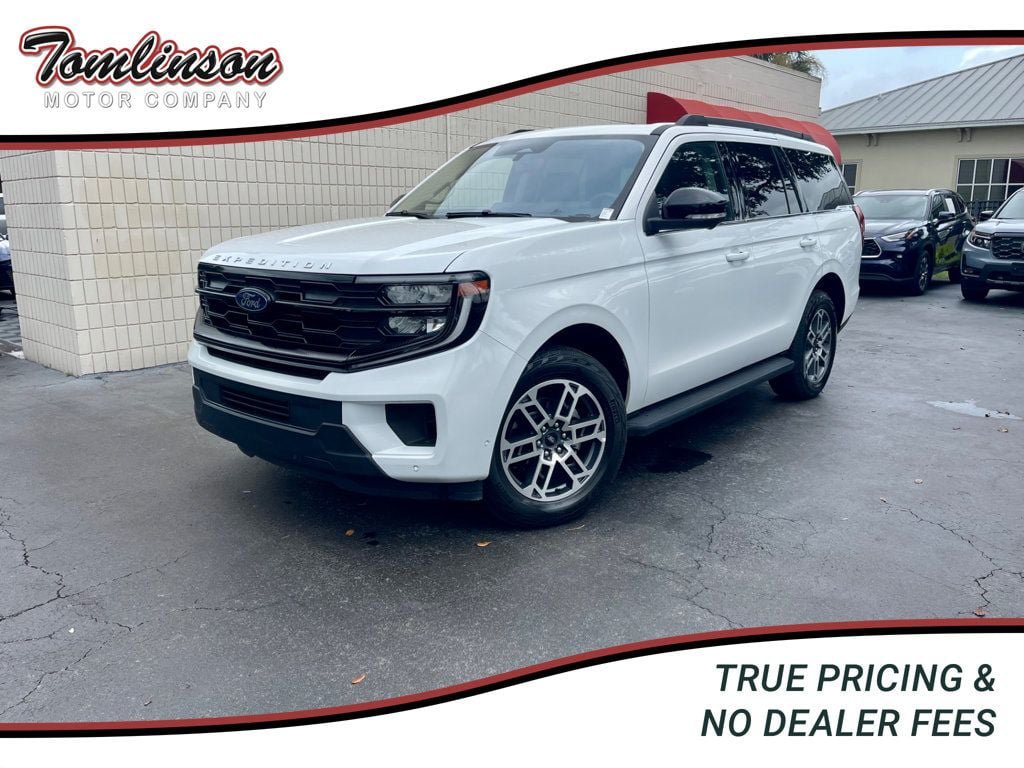 Used 2025 Ford Expedition Active AWD/4WD image 1