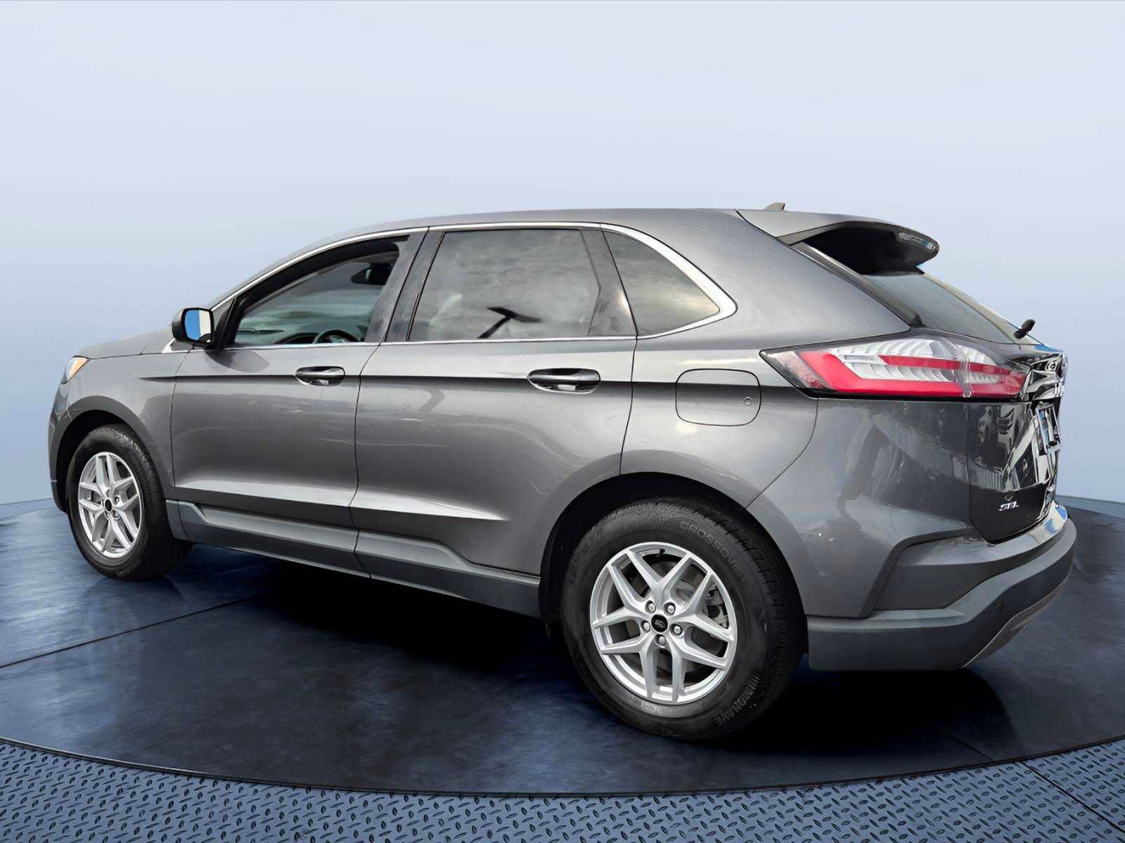 Used 2023 Ford Edge SEL AWD/4WD image 4